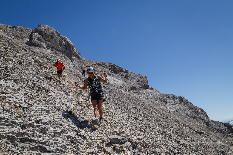 Scrambling down Three Sisters